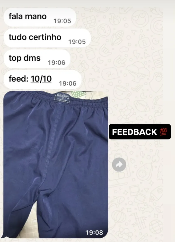 Conversa de WhatsApp: cliente aprova o short azul-marinho Brooksfield com nota 10/10